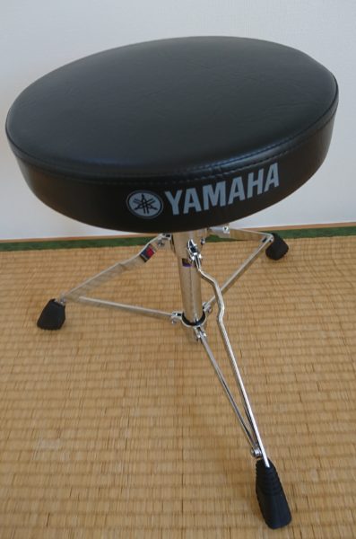 YAMAHA DS550Uレビュー』コスパに優れたドラム用椅子(スローン)